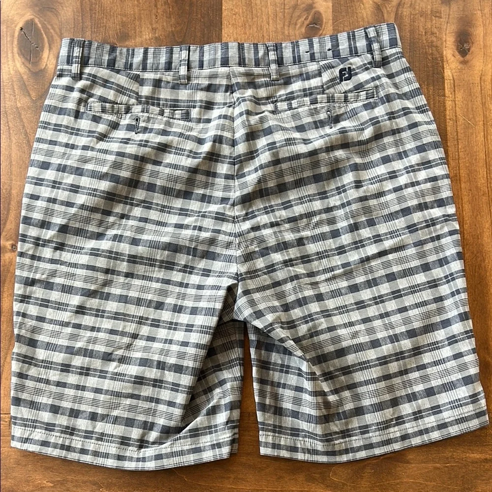 Men's FJ Golf Shorts - Picture 2 of 3